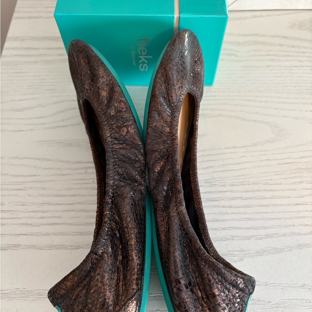 Ember Tieks - Picture 5 of 7